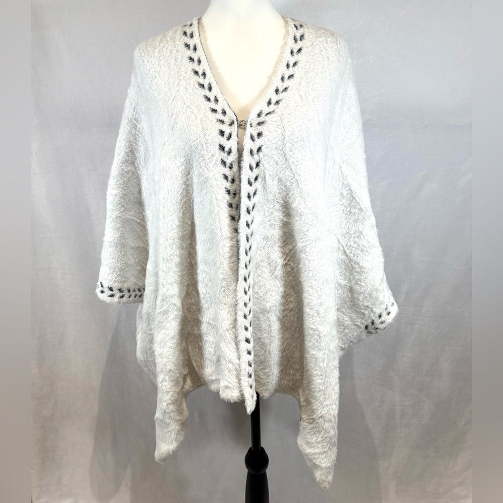 Calligraphie cloud soft white and black fluffy cardigan sweater size L/XL NWT